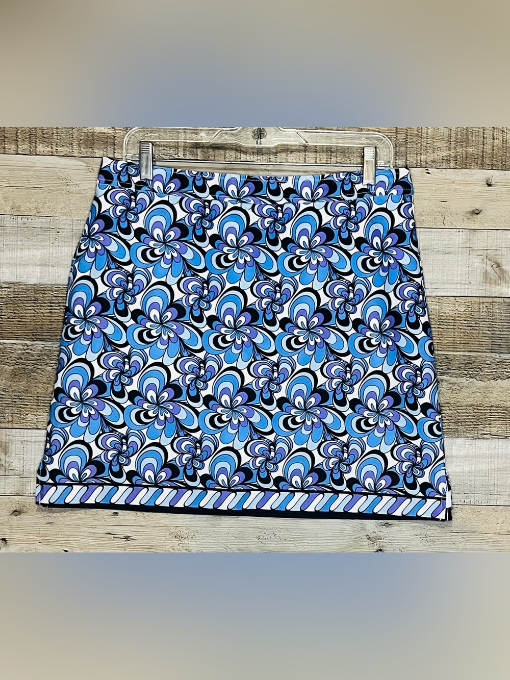 Cracked Wheat brand Summer Breeze (Pucci) Audrey Printed Golf Skort Size 6